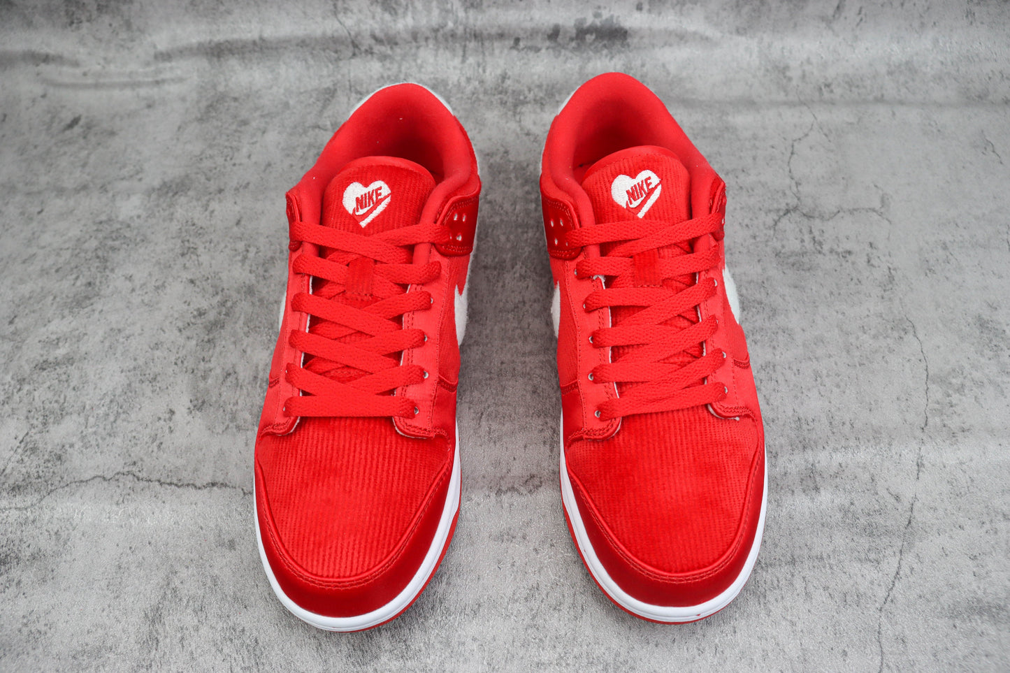 Nike Dunk Low Valentine's Day Red