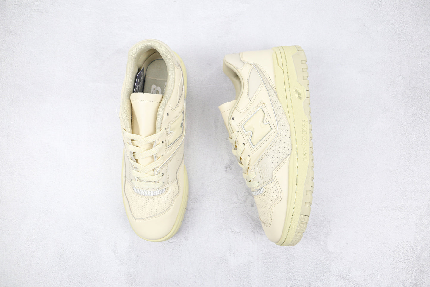 AURALEE x New Balance 550 Ecru