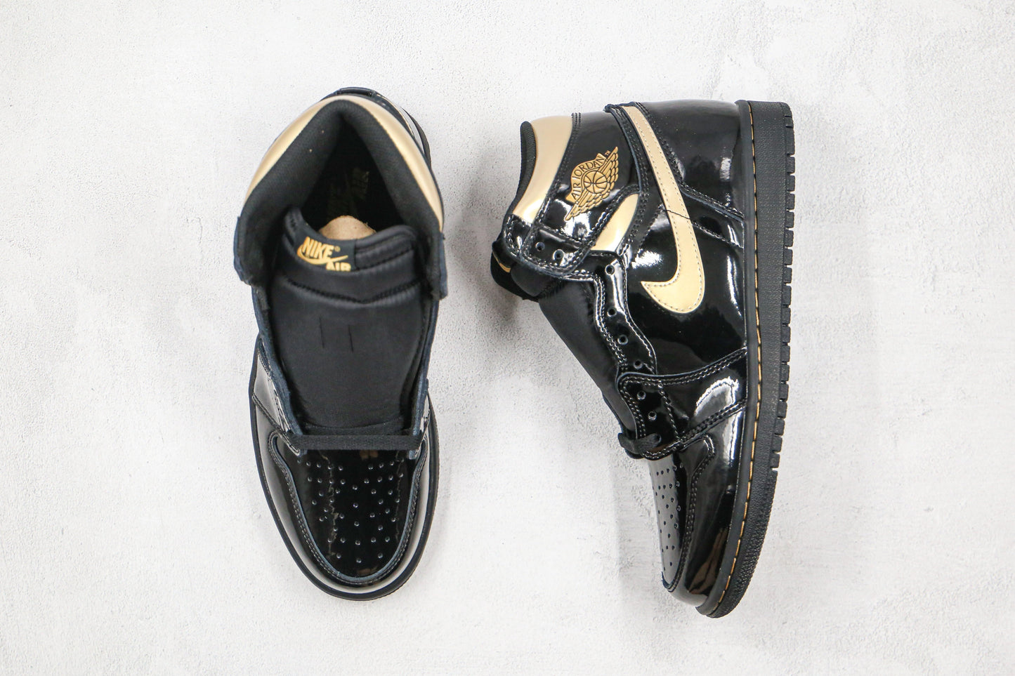 Air Jordan 1 High Black/Metallic Gold