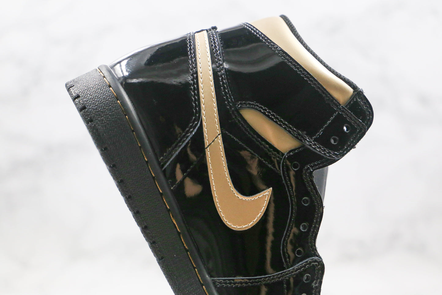Air Jordan 1 High Black/Metallic Gold