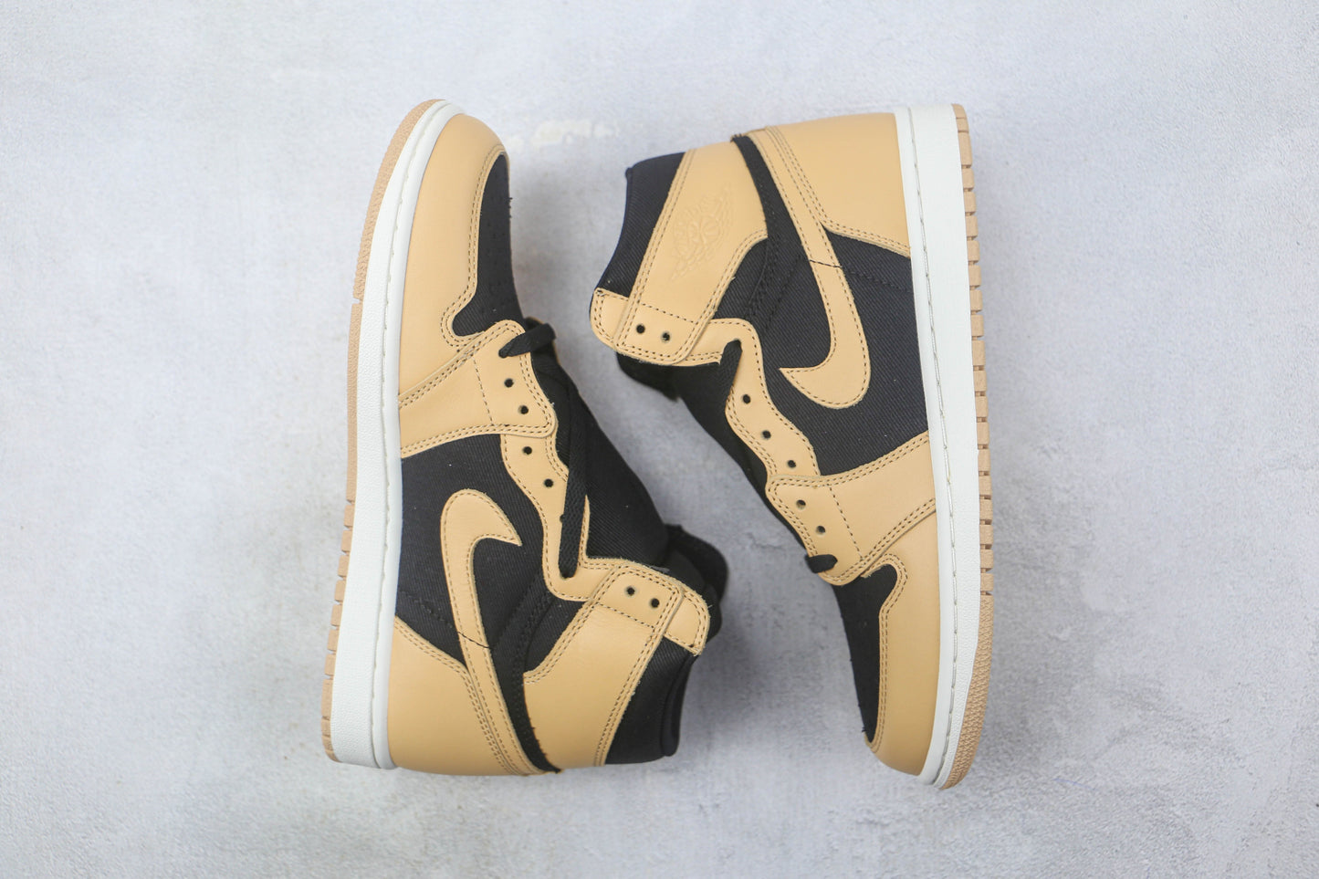 Air Jordan 1 High Heirloom
