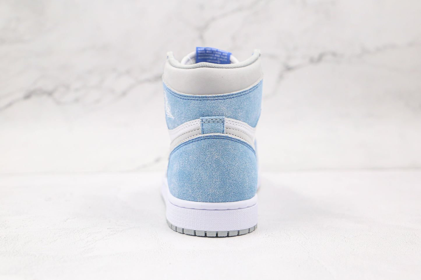 Air Jordan 1 High Hyper Royal