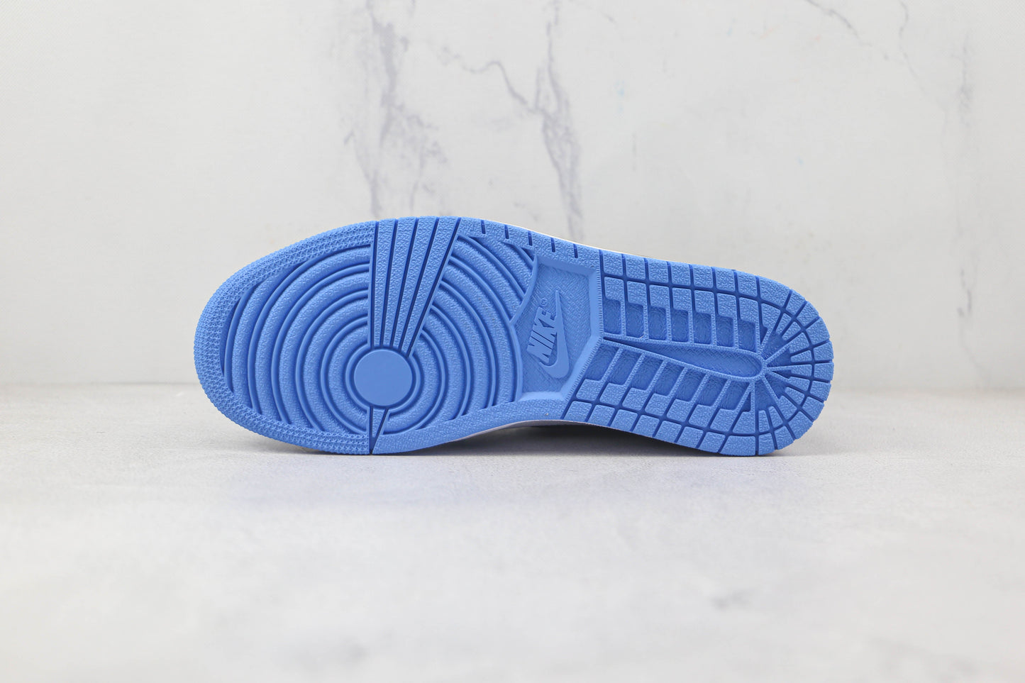 Air Jordan 1 High University Blue