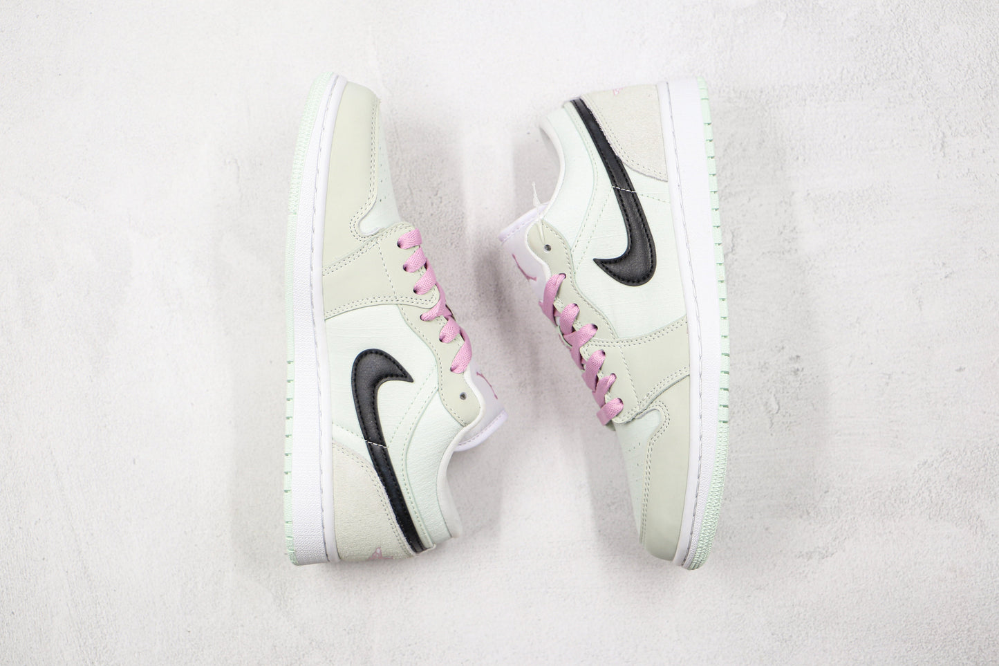 Air Jordan 1 Low Barely Green