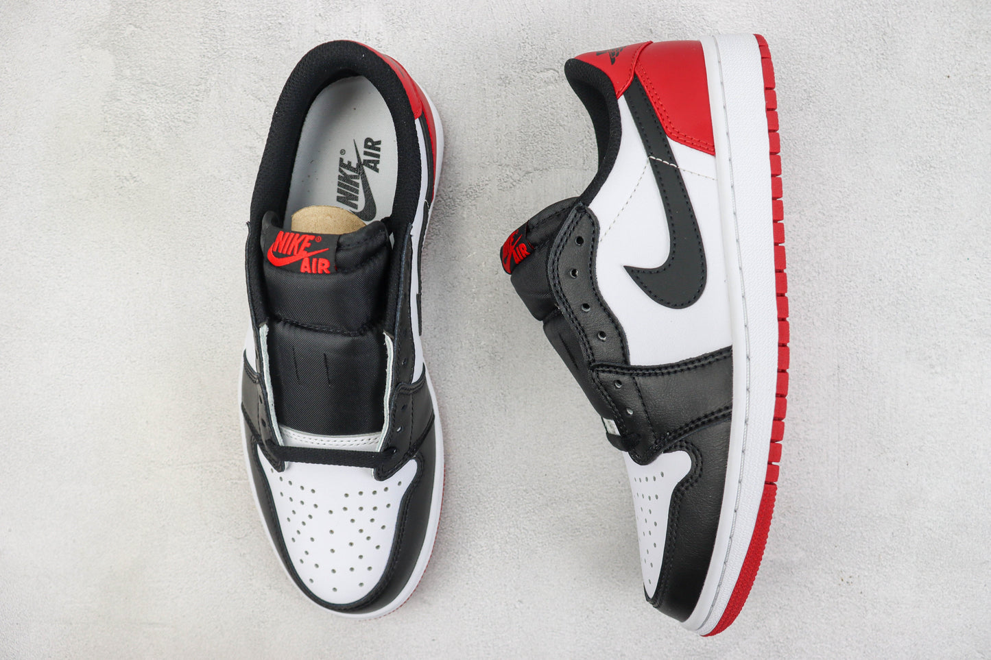 Air Jordan 1 Low Black Toe