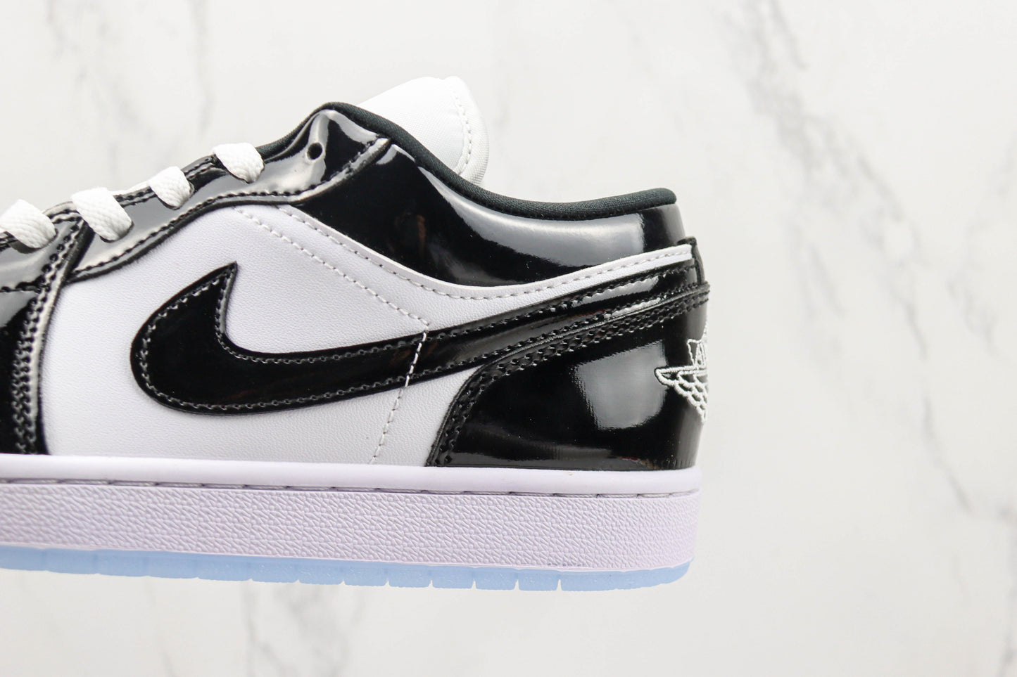 Air Jordan 1 Low Concord