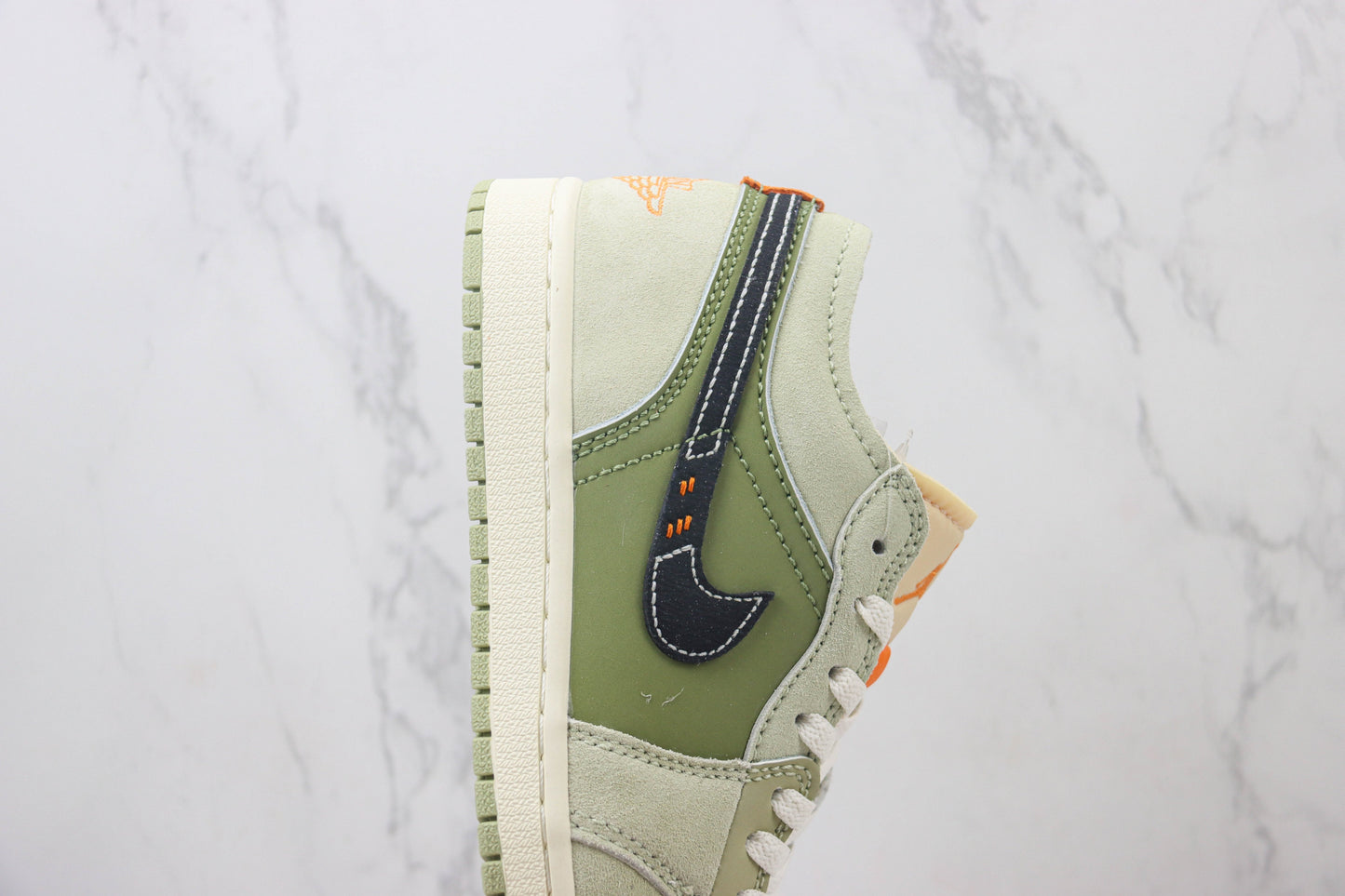 Air Jordan 1 Low Craft Light Olive