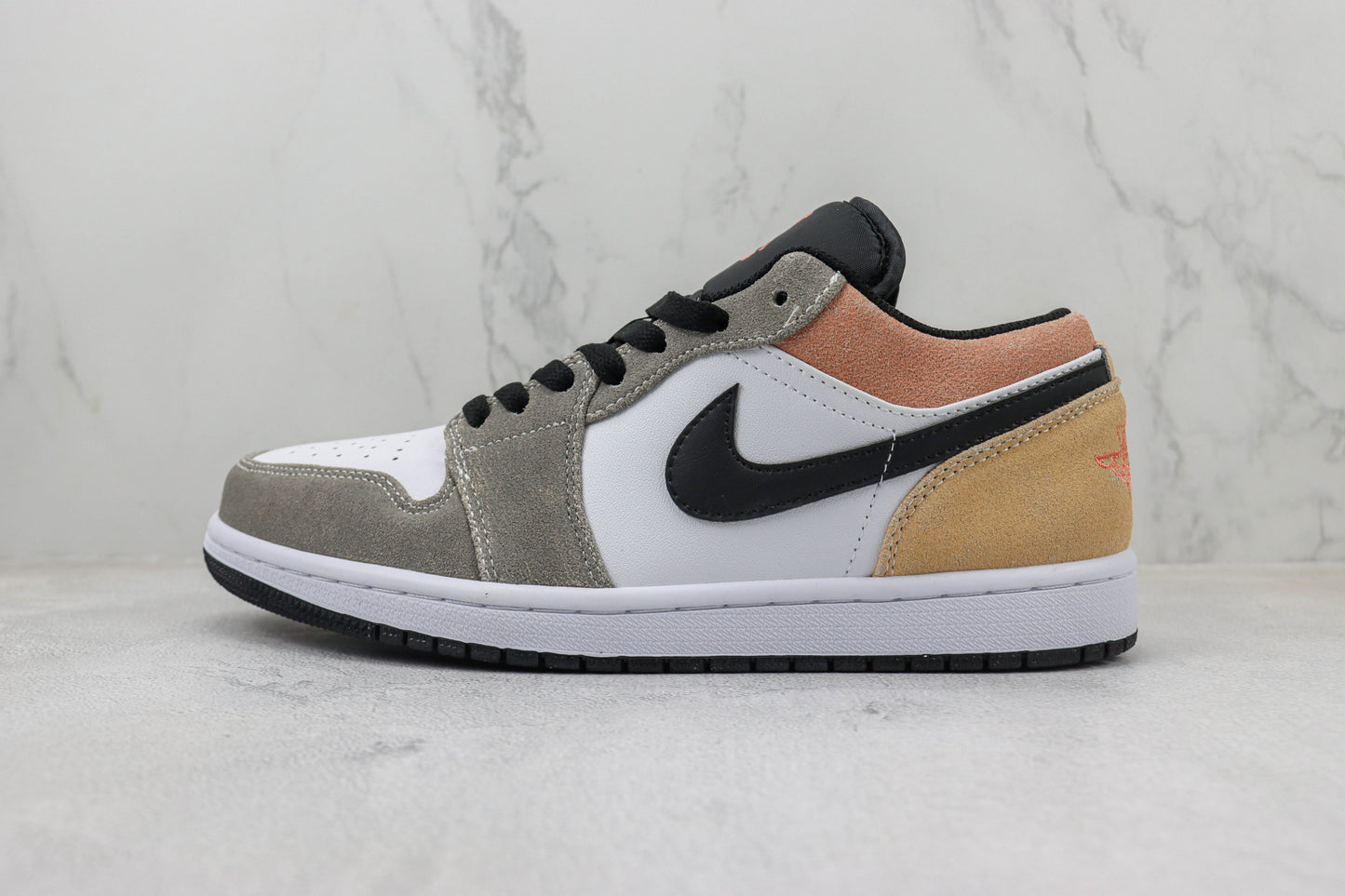 Air Jordan 1 Low Flight Club