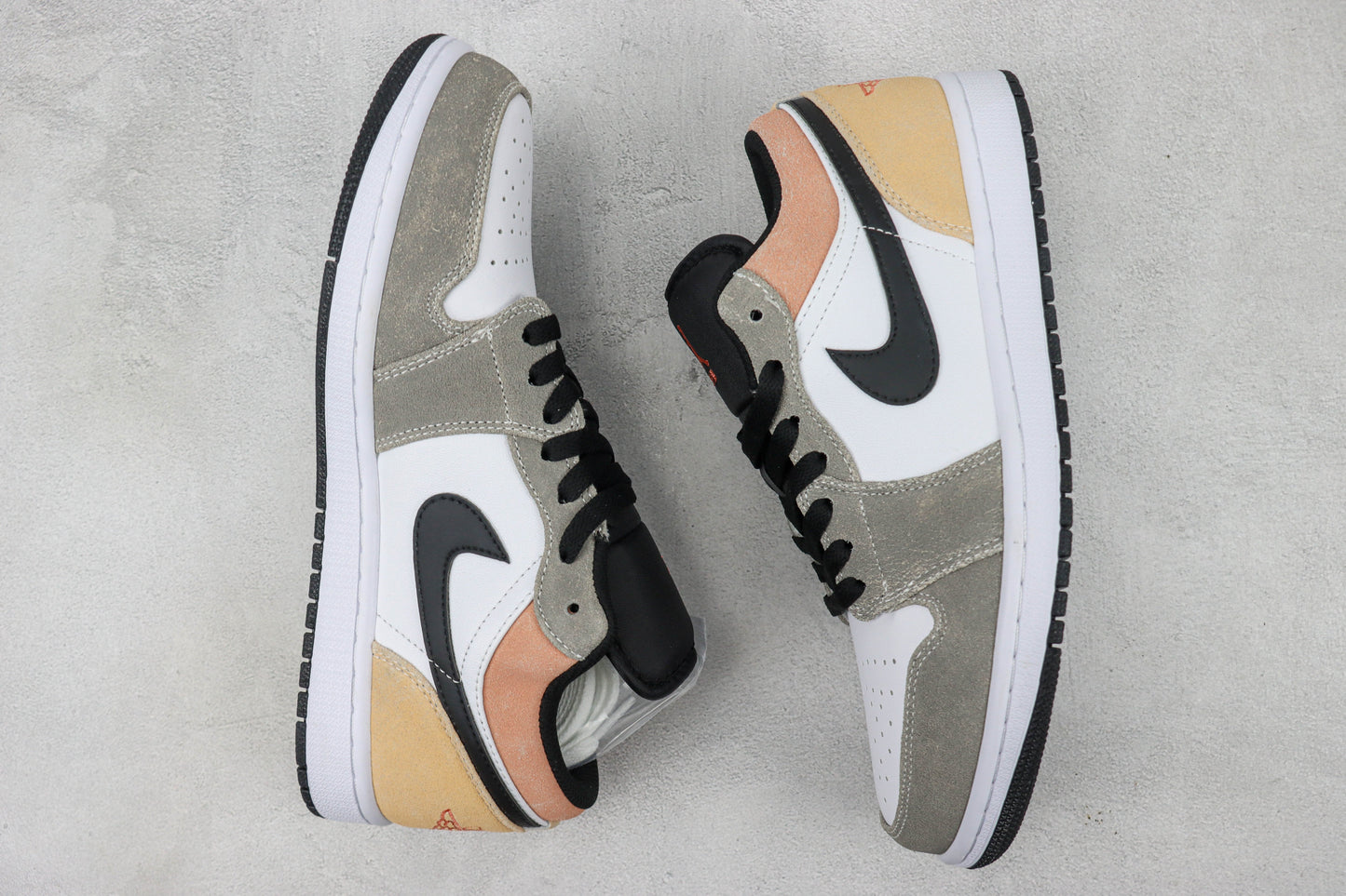 Air Jordan 1 Low Flight Club