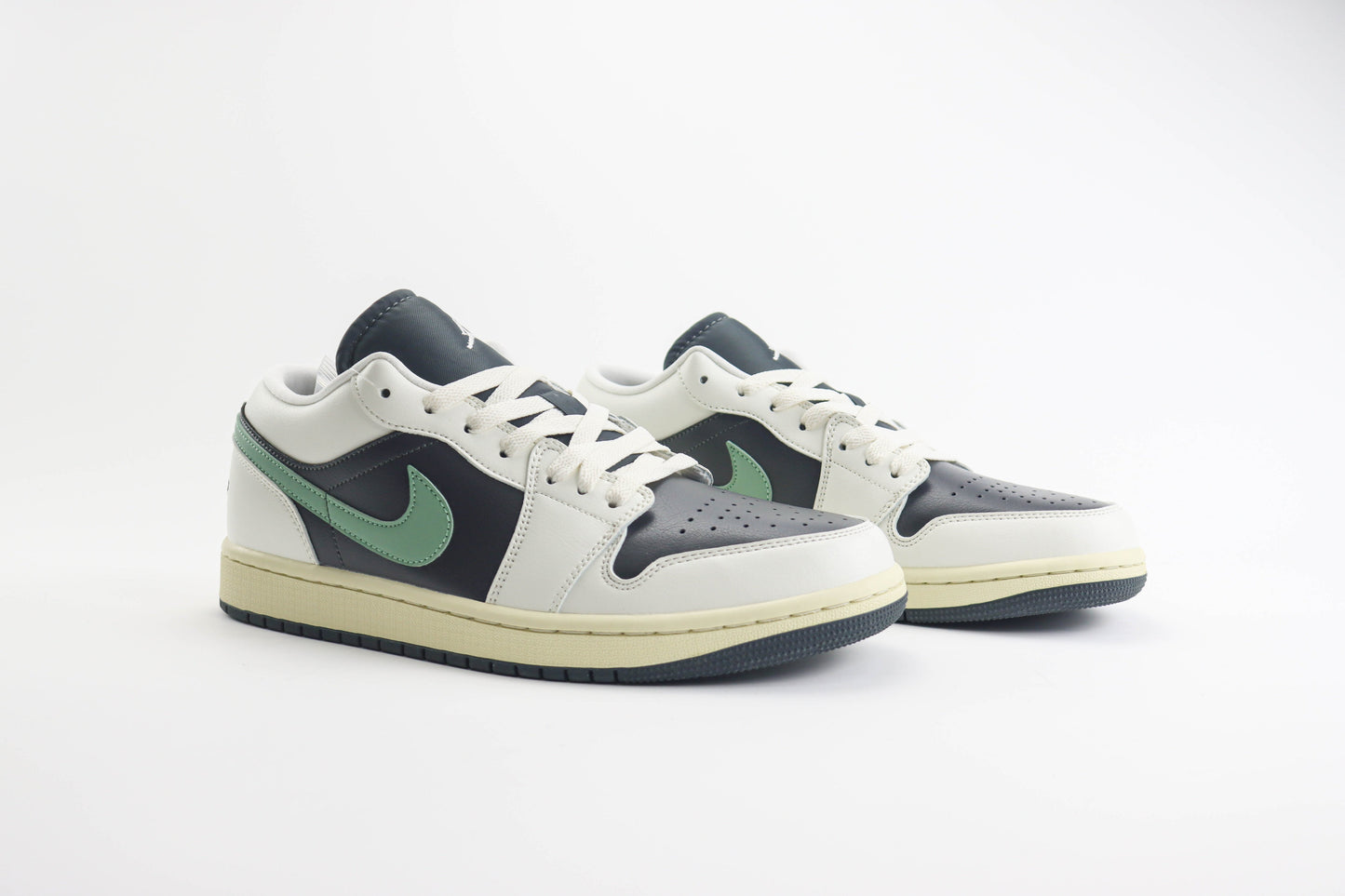 Air Jordan 1 Low Jade Smoke