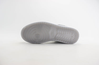 Air Jordan 1 Low Metallic Silver