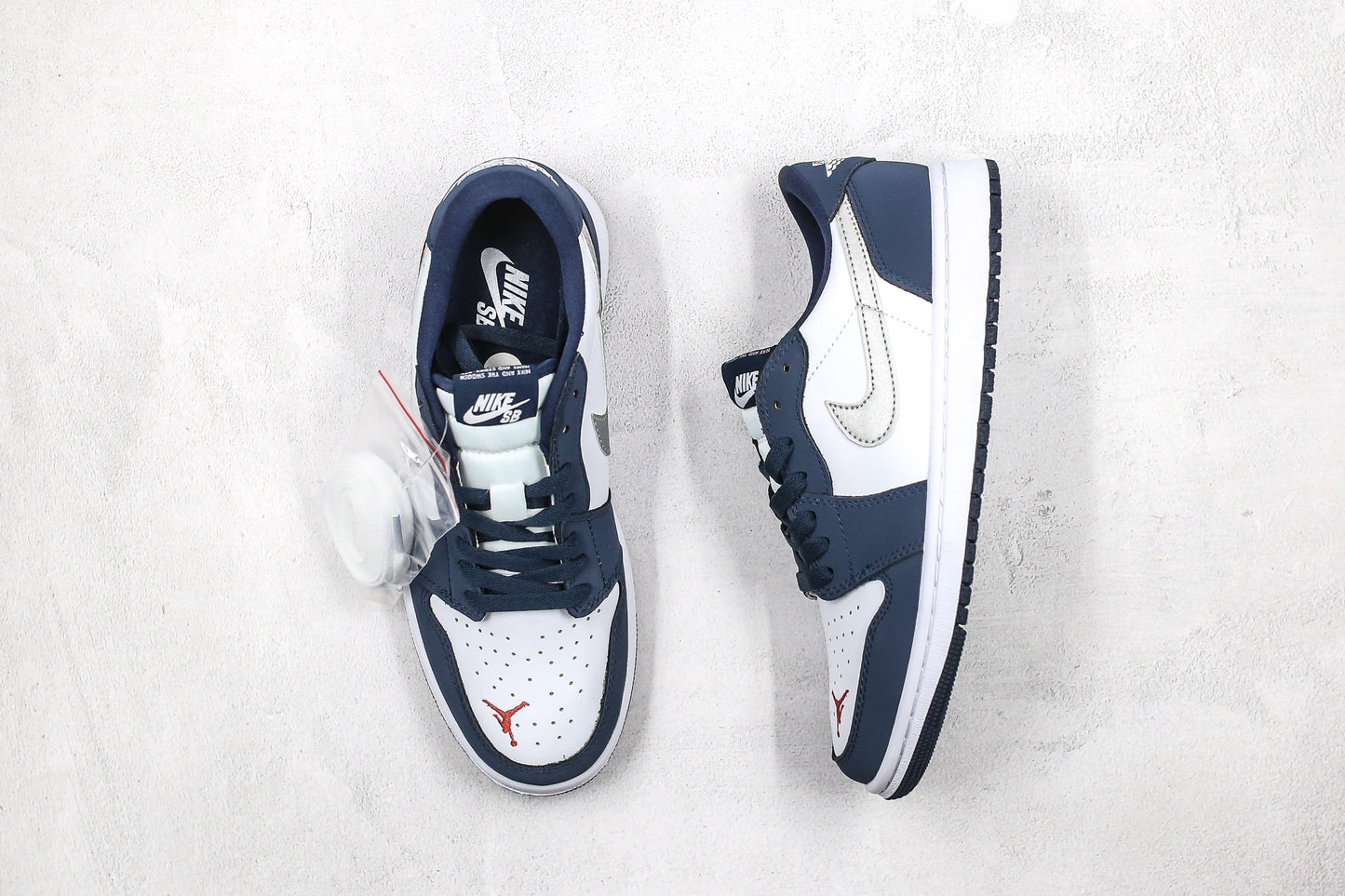 Air Jordan 1 Low Midnight Navy Ember Glow