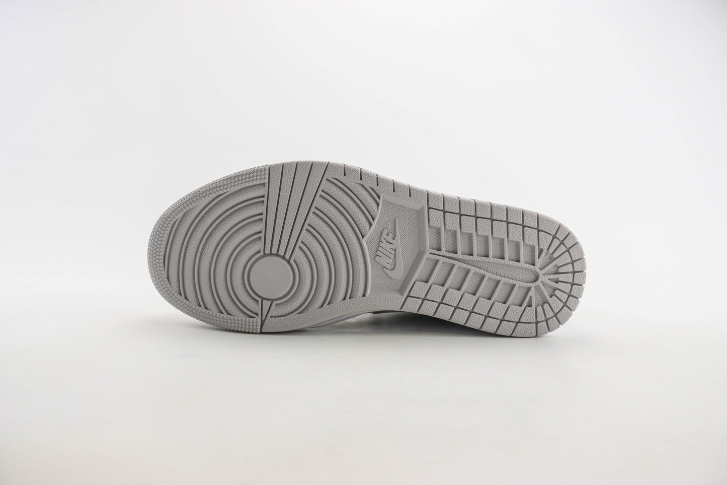 Air Jordan 1 Low Neutral Grey Metallic Silver