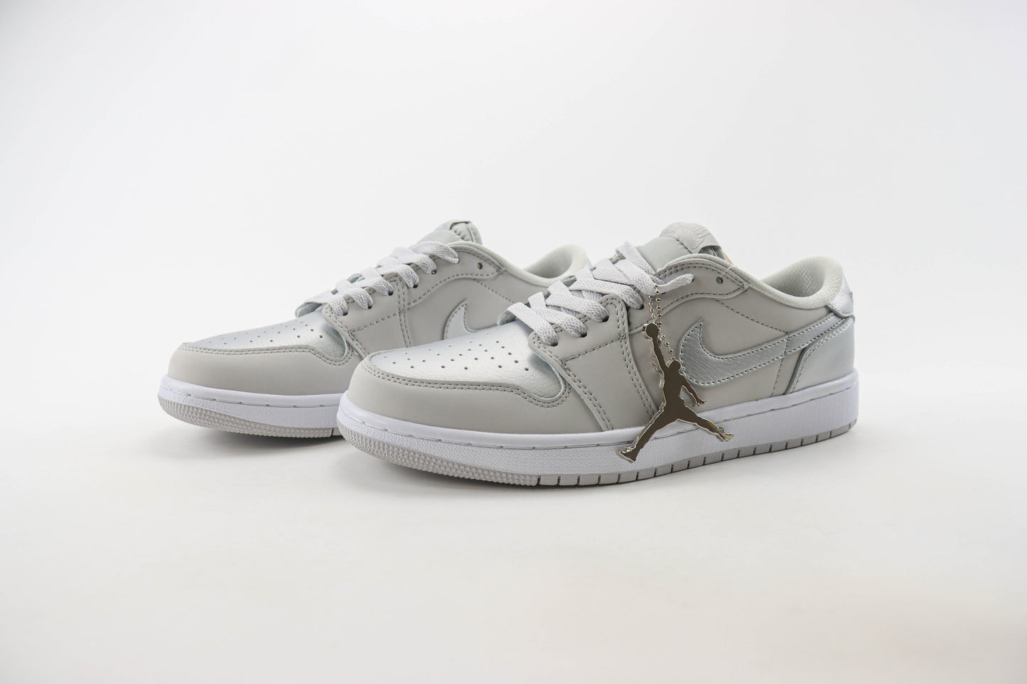 Air Jordan 1 Low Neutral Grey Metallic Silver