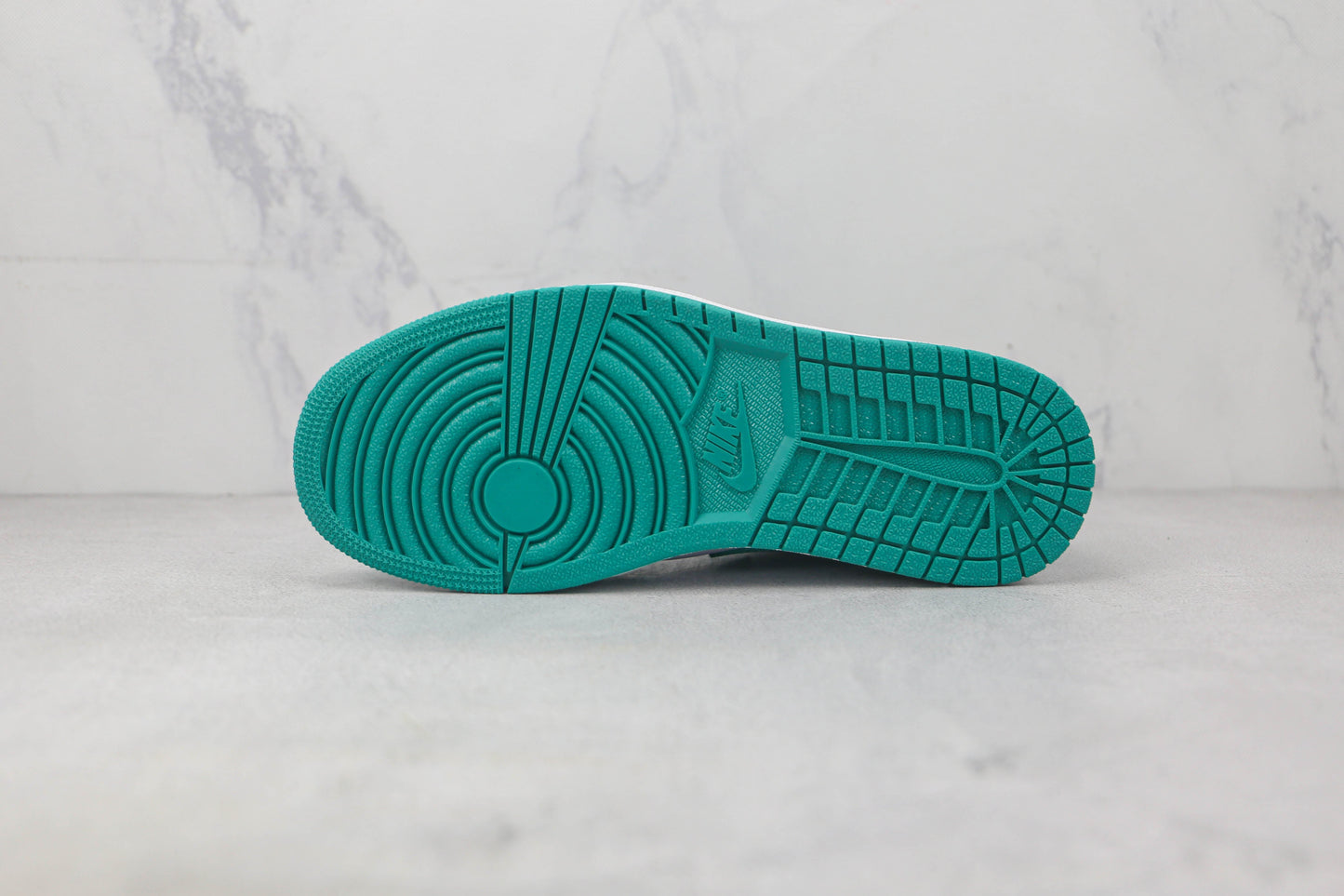 Air Jordan 1 Low New Emerald