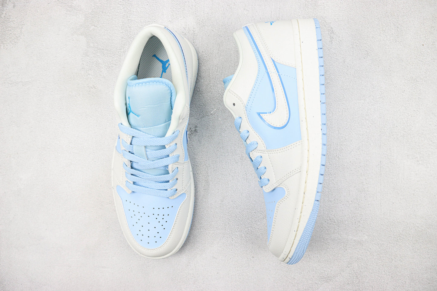 Air Jordan 1 Low Reverse Ice Blue