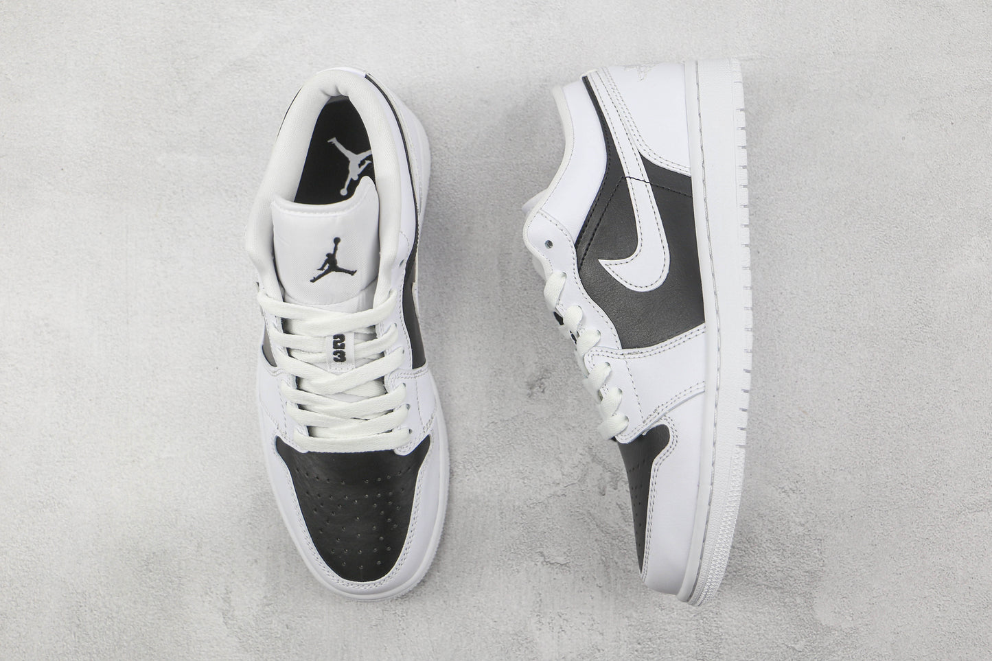 Air Jordan 1 Low Reverse Panda