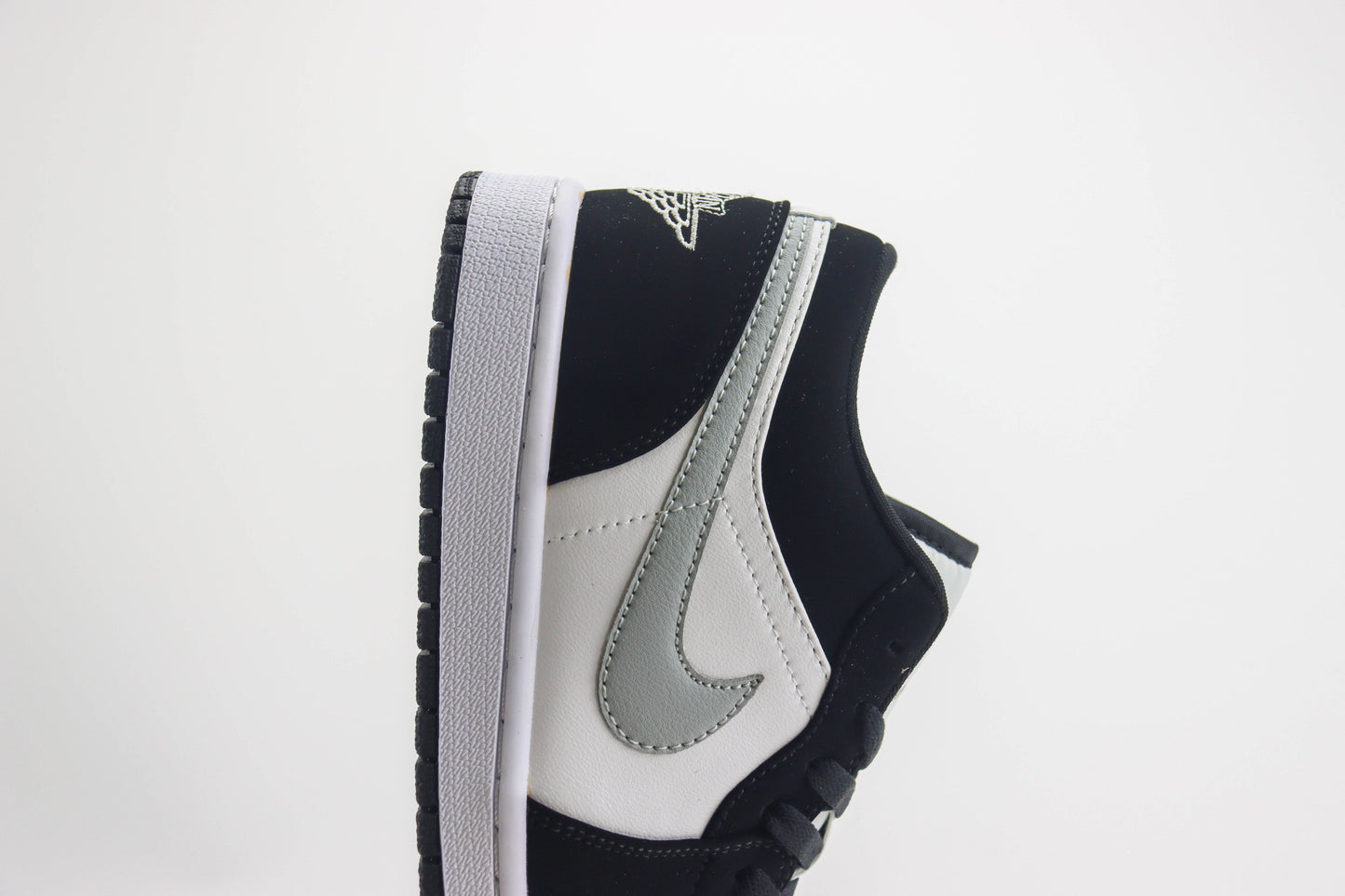 Air Jordan 1 Low Smoke Grey Toe