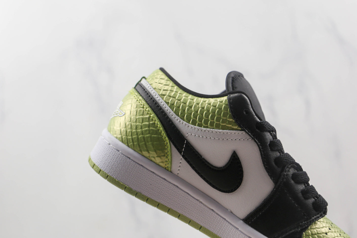 Air Jordan 1 Low Snakeskin Vivid Green