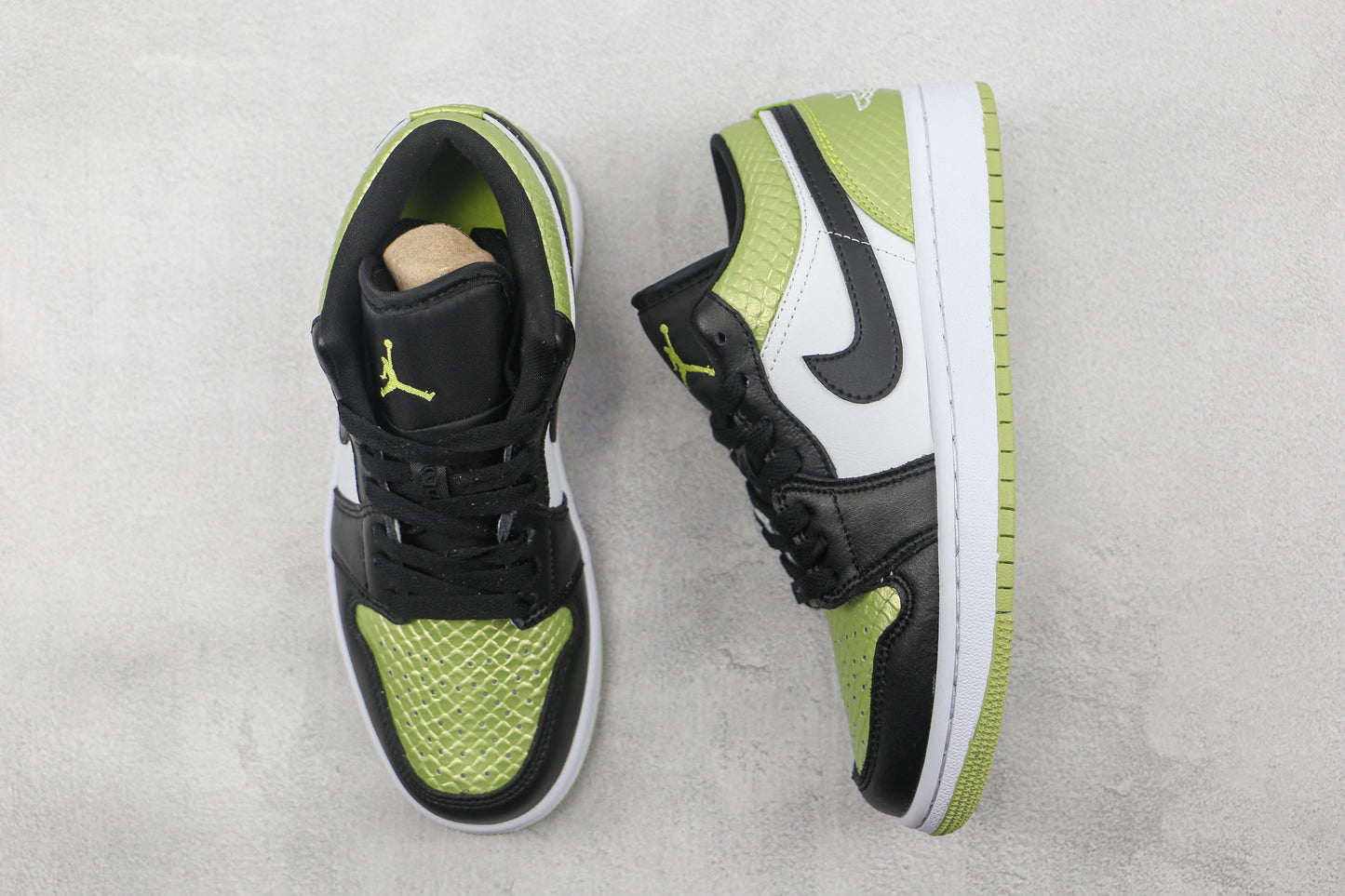 Air Jordan 1 Low Snakeskin Vivid Green