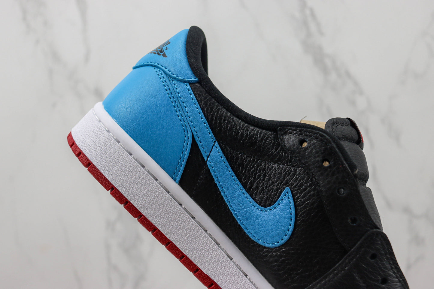 Air Jordan 1 Low UNC to Chicago