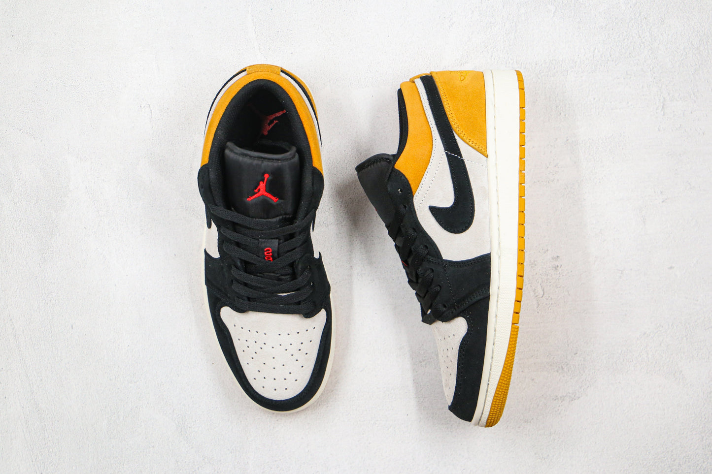 Air Jordan 1 Low University Gold