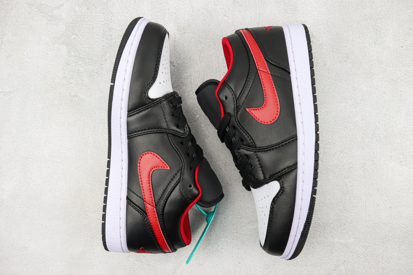 Air Jordan 1 Low White Toe