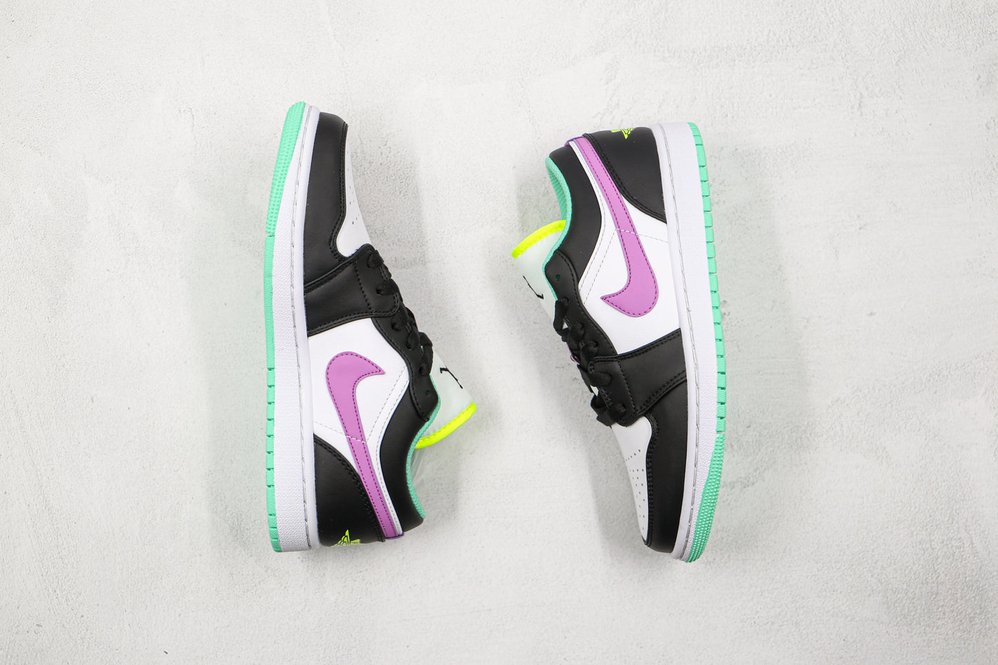Air Jordan 1 Low White Violet Shock