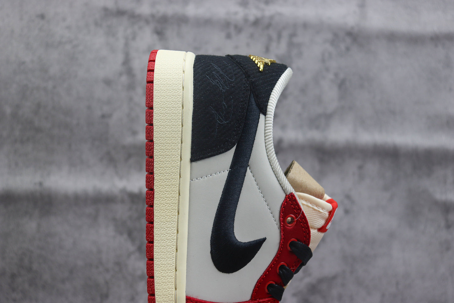 Air Jordan 1 Low x Trophy Room