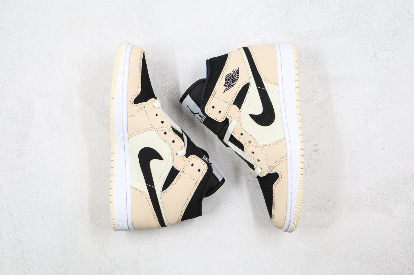 Air Jordan 1 Mid Barely Orange