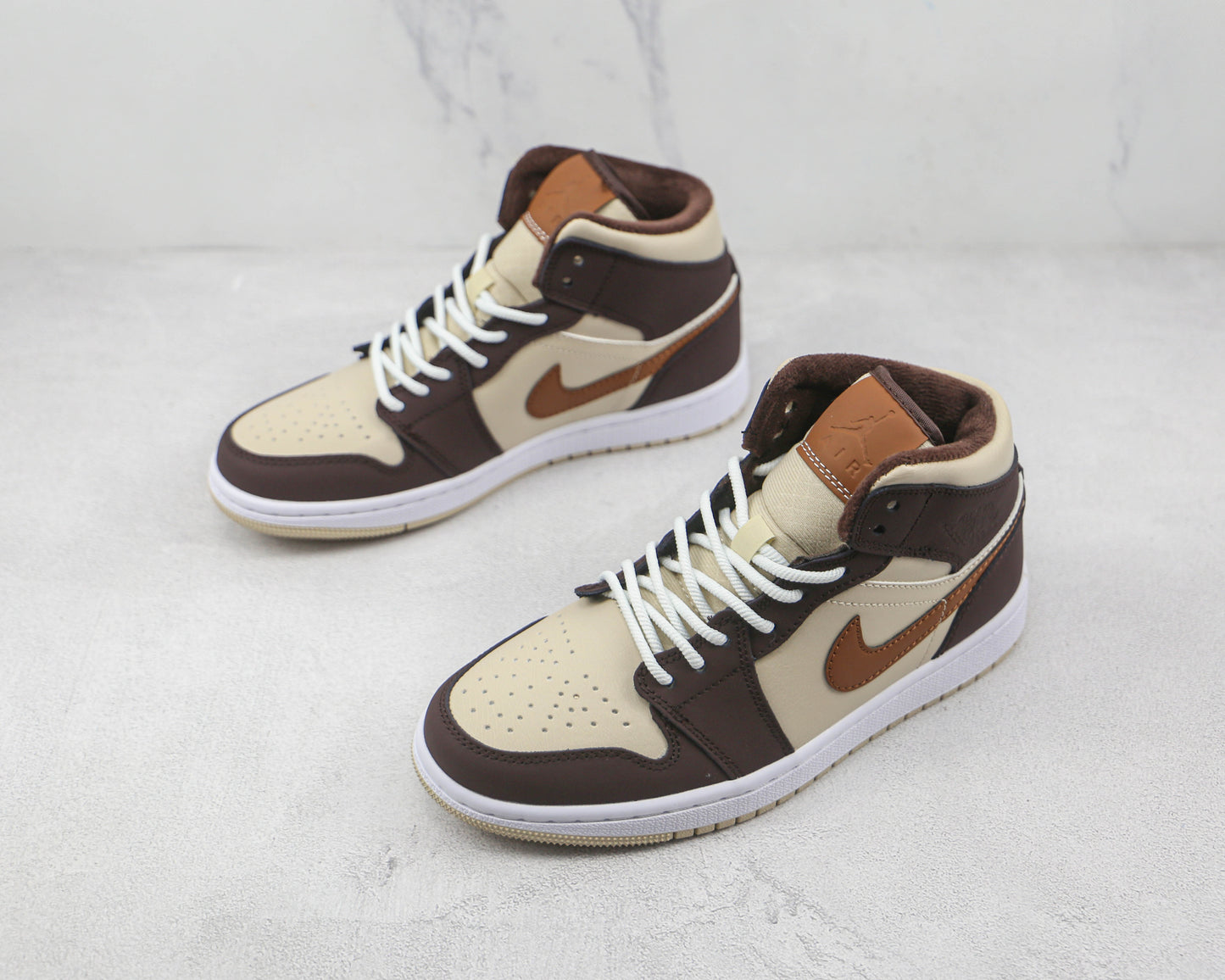 Air Jordan 1 Mid Brown Basalt Oatmeal