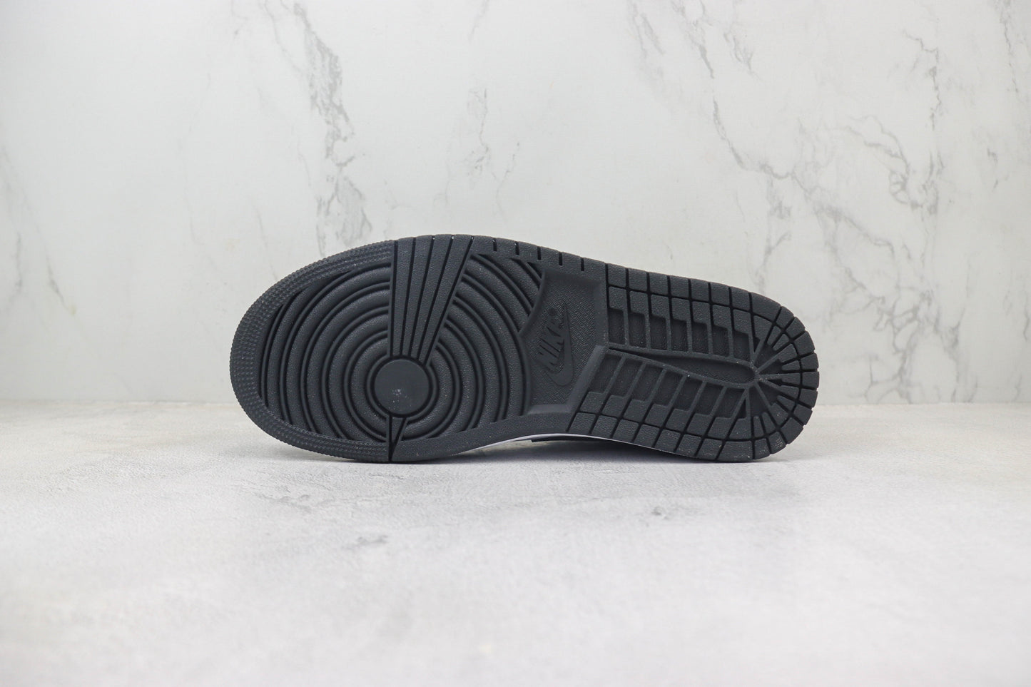 Air Jordan 1 Mid Carbon Fiber