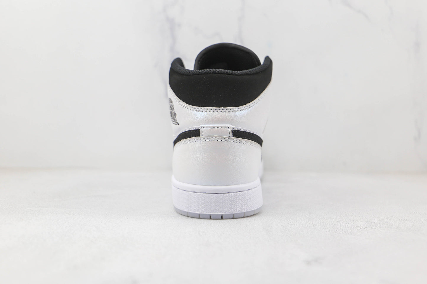Air Jordan 1 Mid Diamond