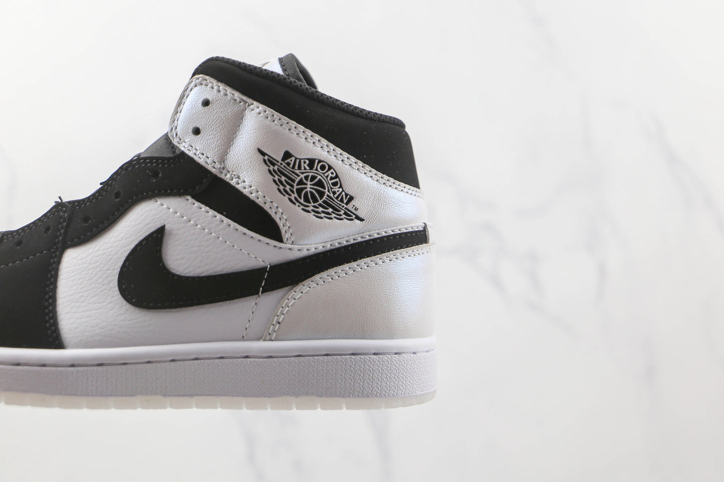 Air Jordan 1 Mid Diamond