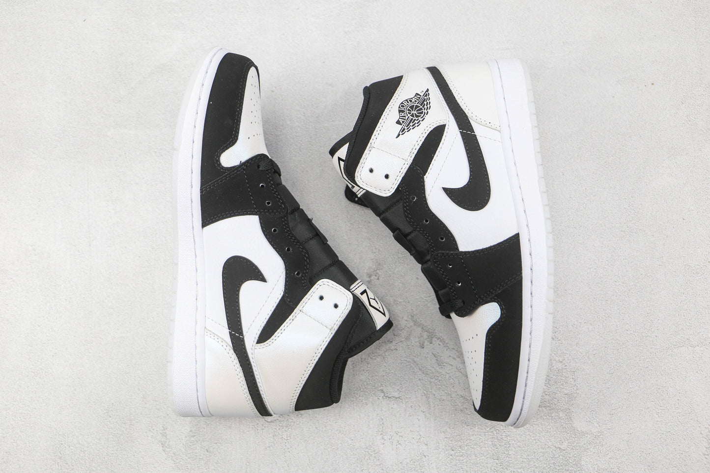 Air Jordan 1 Mid Diamond
