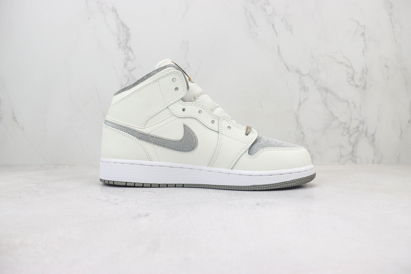 Air Jordan 1 Mid Grey Velvet Toe