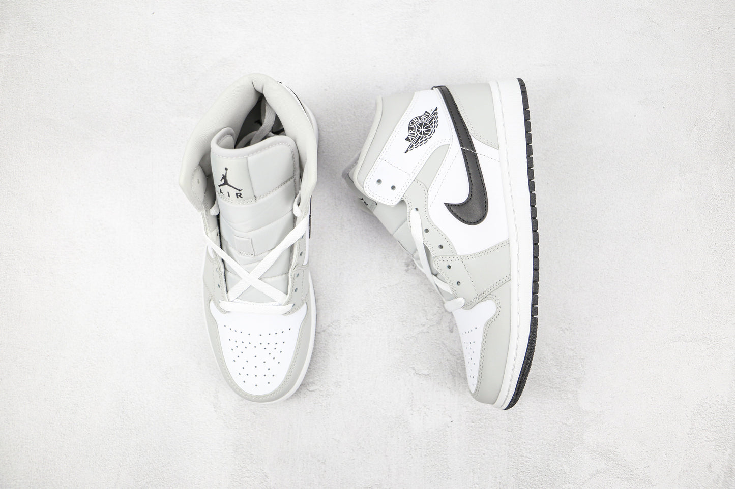Air Jordan 1 Mid Light Smoke Grey