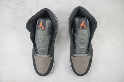 Air Jordan 1 Mid Night Stadium