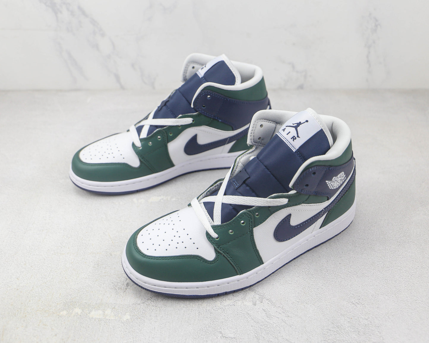 Air Jordan 1 Mid Noble Green