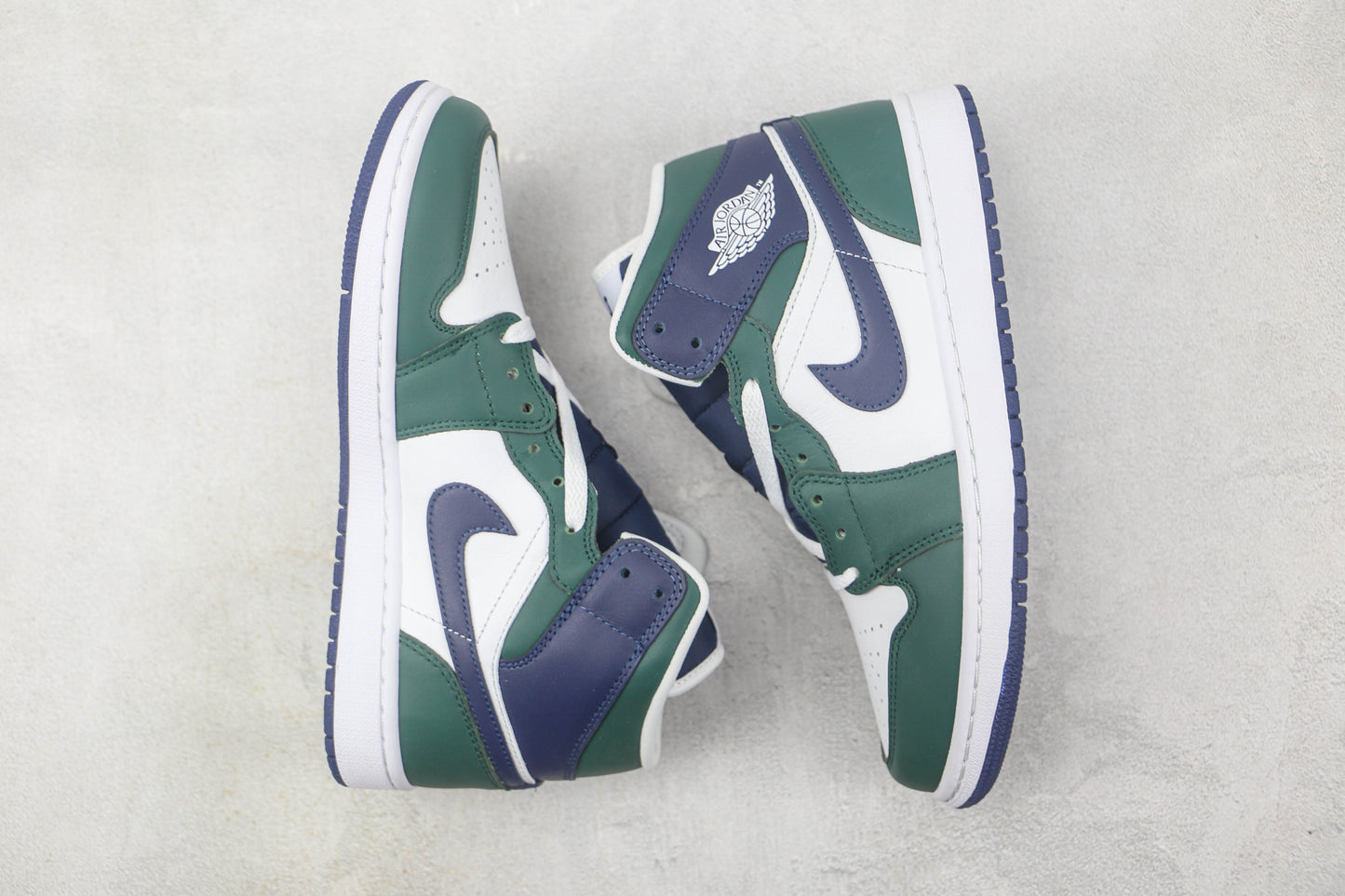 Air Jordan 1 Mid Noble Green
