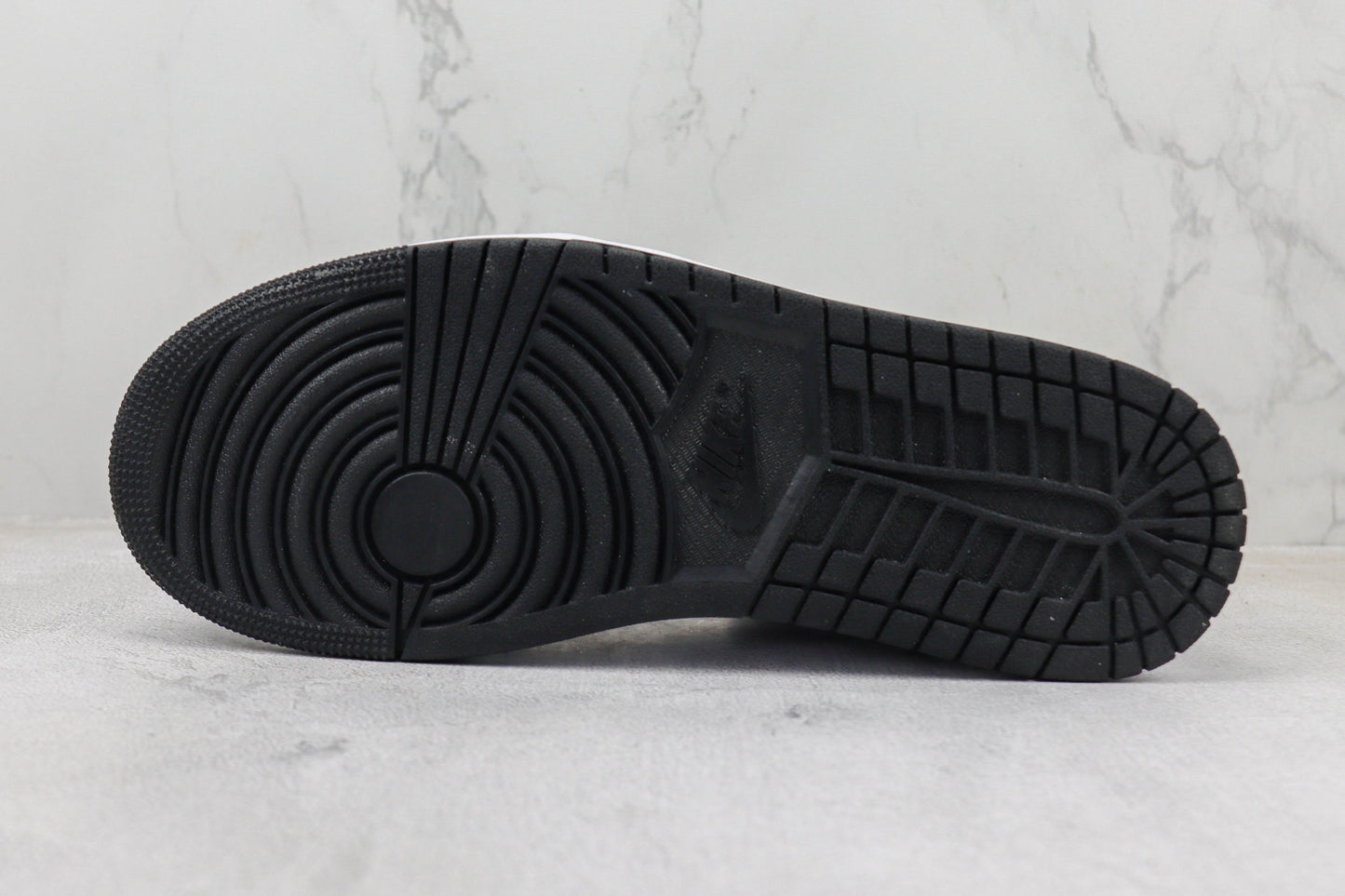 Air Jordan 1 Mid Panda