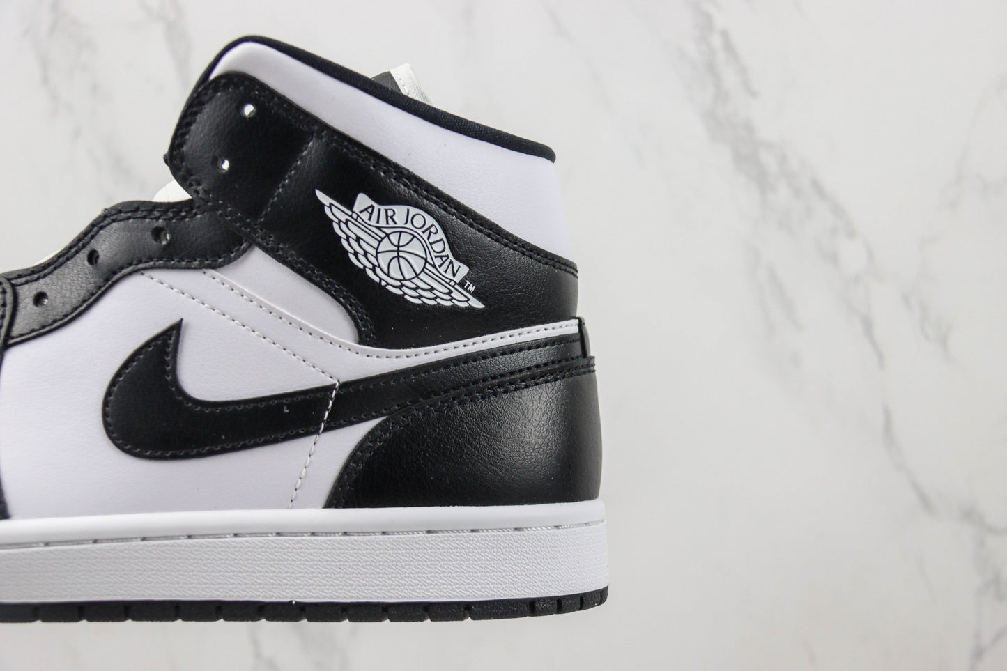 Air Jordan 1 Mid Panda