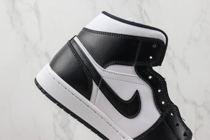 Air Jordan 1 Mid Panda