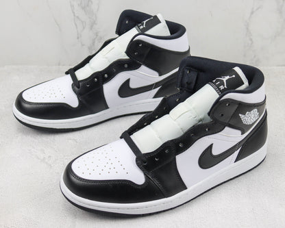 Air Jordan 1 Mid Panda