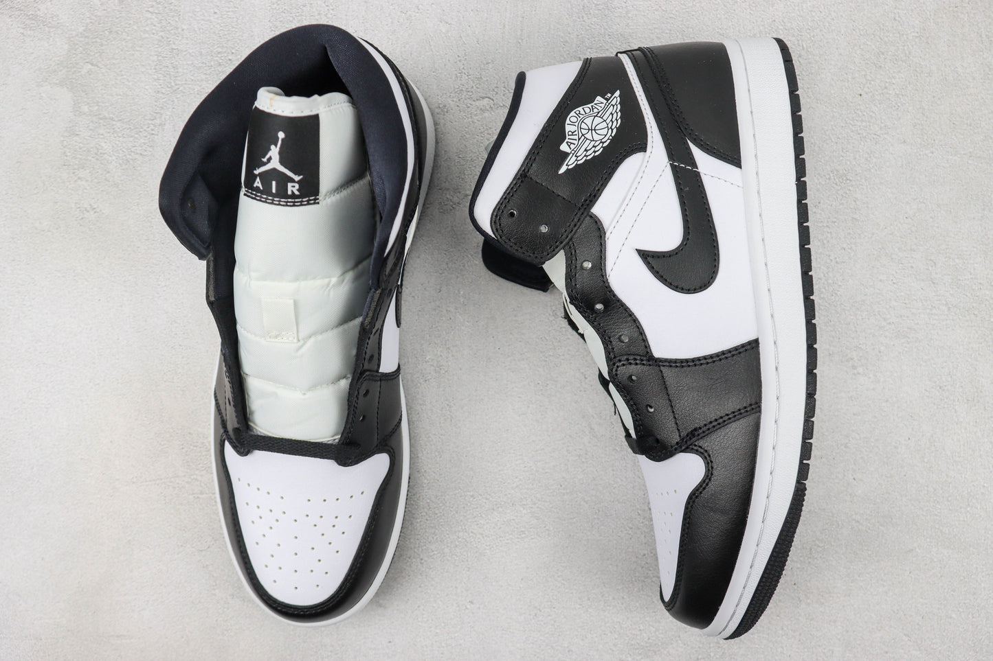 Air Jordan 1 Mid Panda