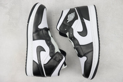 Air Jordan 1 Mid Panda