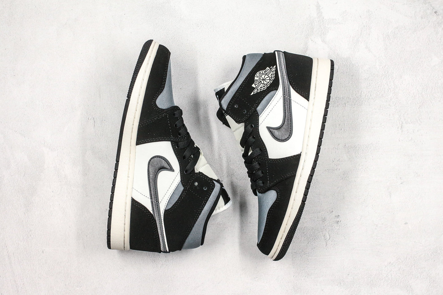 Air Jordan 1 Mid Satin Grey Toe