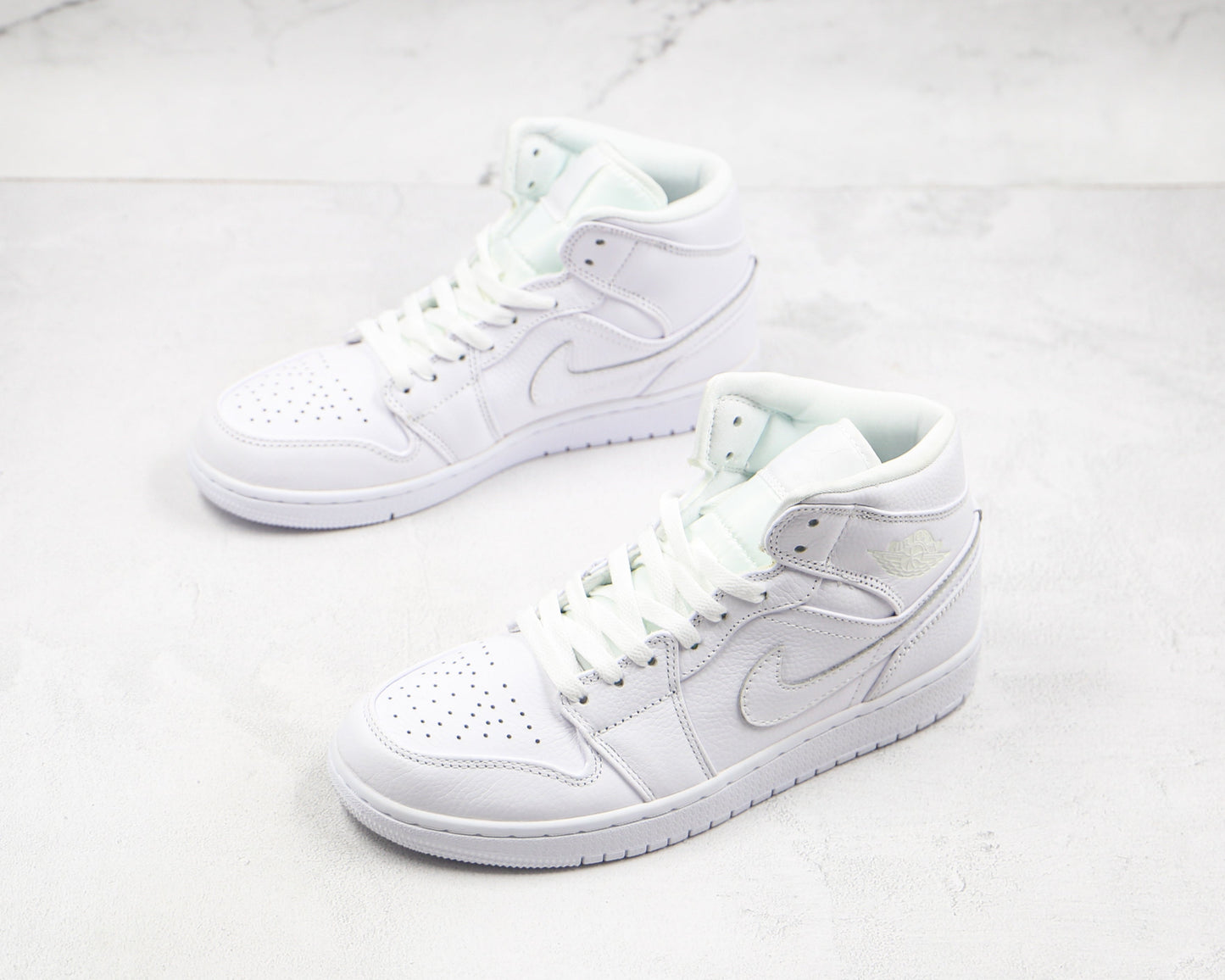 Air Jordan 1 Mid Triple White