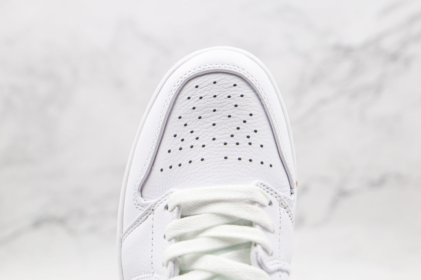Air Jordan 1 Mid Triple White