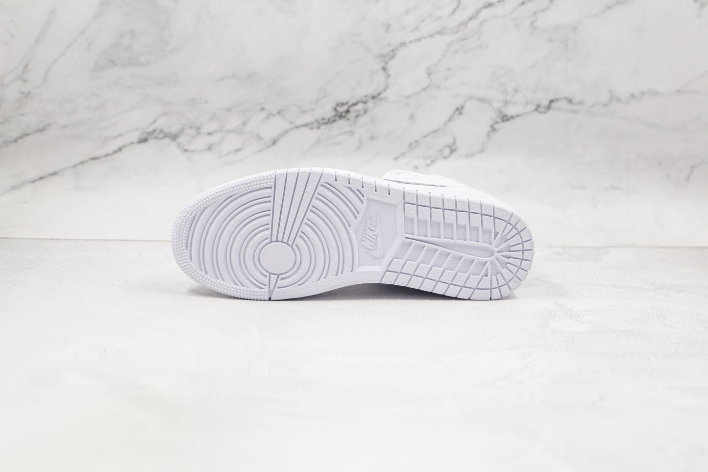 Air Jordan 1 Mid Triple White